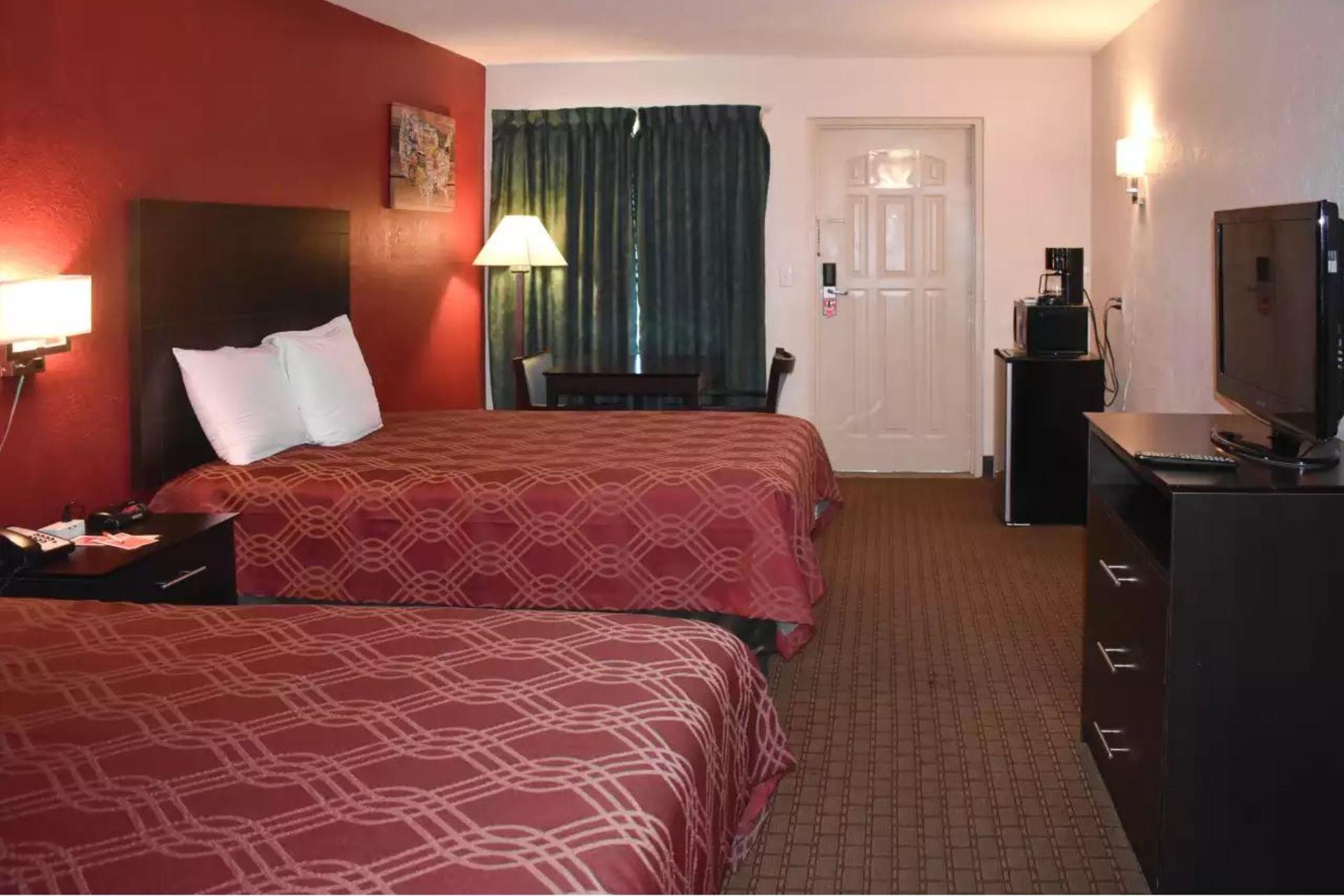 Ramada Limited Clearwater Hotel And Suites Exterior foto