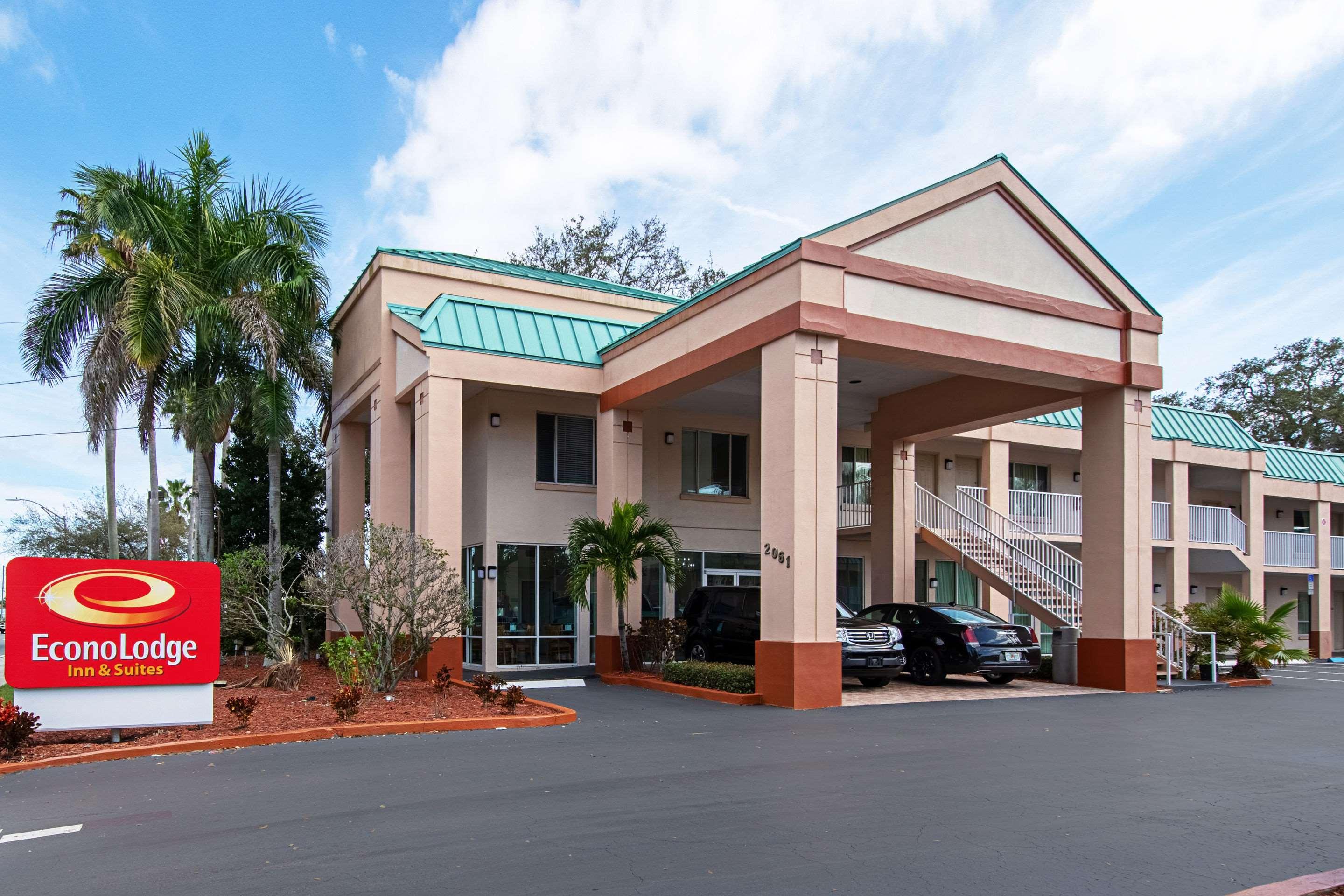 Ramada Limited Clearwater Hotel And Suites Exterior foto