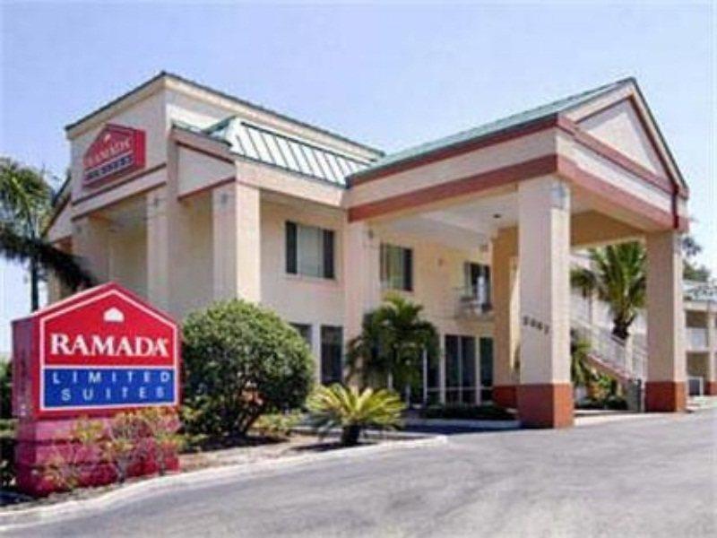Ramada Limited Clearwater Hotel And Suites Exterior foto