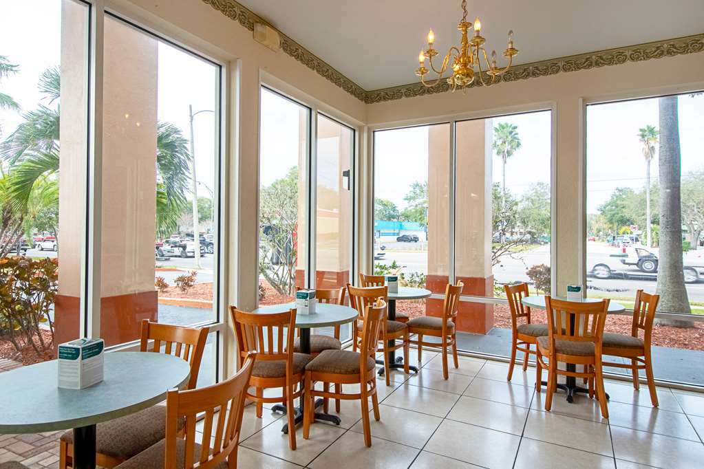 Ramada Limited Clearwater Hotel And Suites Restaurant foto